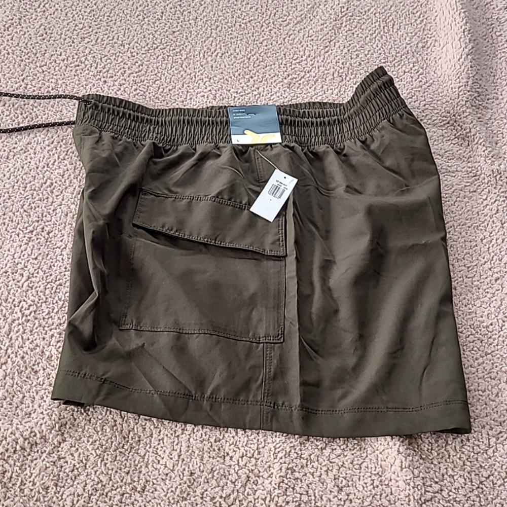 Shorts, dark olive green, 5" size L